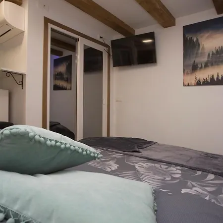 Old Center Cozy Bed & Breakfast