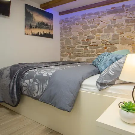 Old Center Cozy Bed and breakfast 3*