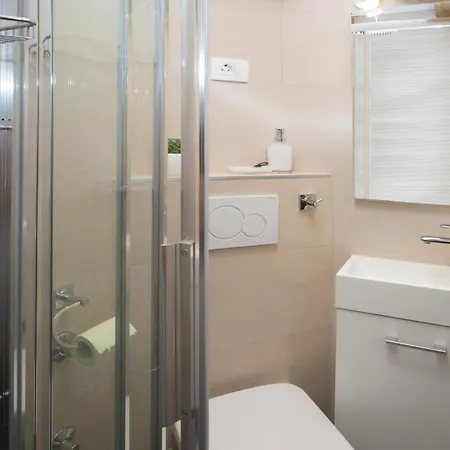 Old Center Cozy לינה וארוחת בוקר 3*